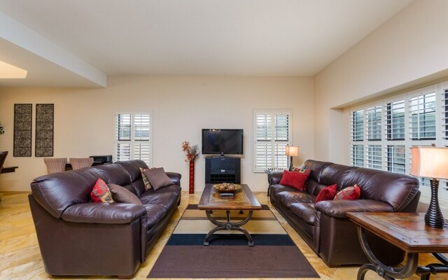 Casa Kierland 4 Bedroom Home by RedAwning