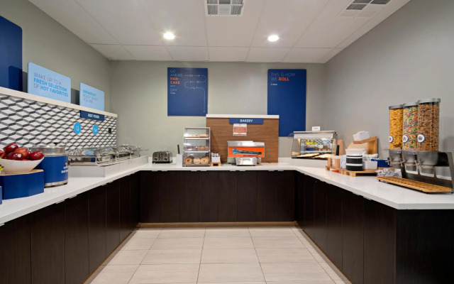 Holiday Inn Express Hotel & Suites Fresno South by IHG