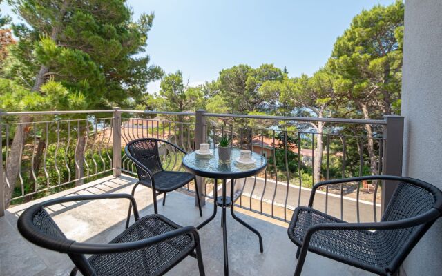 Green Pino Seaview Studios