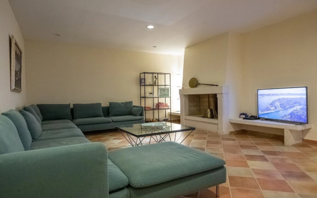 Stone Houses Dingač