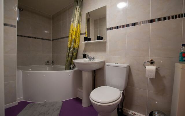 Fresh 4-bed Apartment