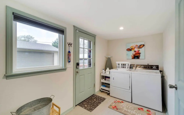 Tulsa Vacation Home ~ 3 Mi to Downtown