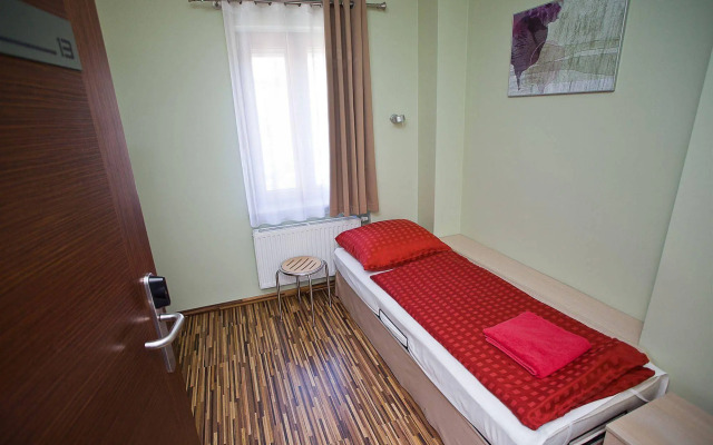 Akira Bed & Breakfast