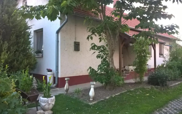 Fejérvári Vendégház