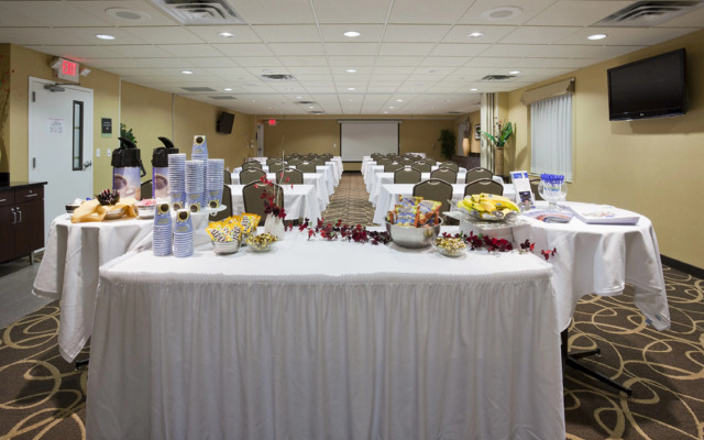 Holiday Inn Exp Stes Rogers by IHG