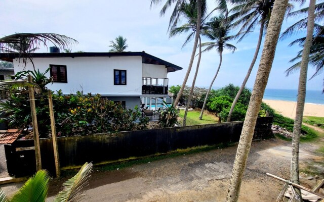 Beach Villa Yang Near Hikkaduwa, With Pool and Cook - Semi-detached House