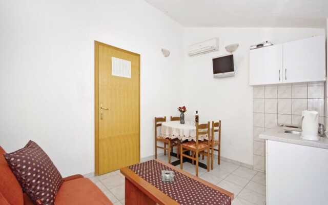 Comfortable Apartment in Makarska Near to Beach