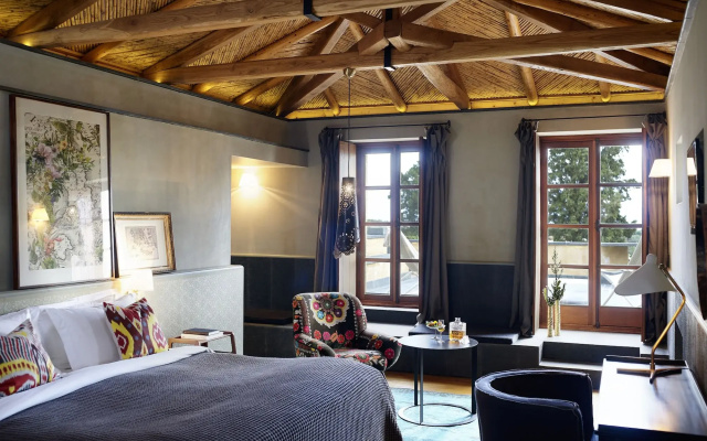 Kinsterna Hotel