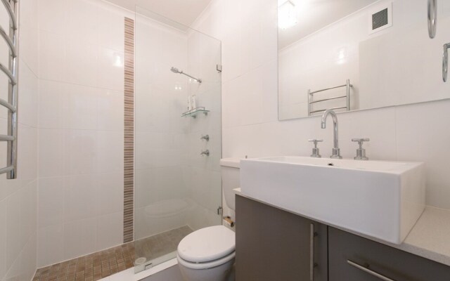 Nicholli, Bay Parklands, Unit 34/2 Gowrie Avenue