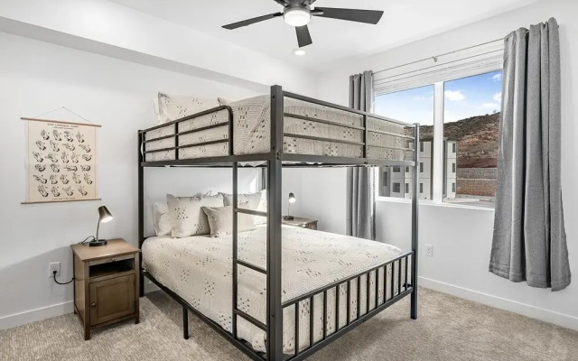 Starlight Crossing 4 Bedroom Condo