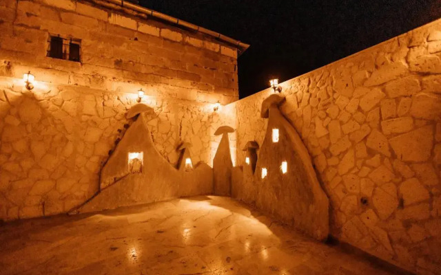 Vanessa Cave House