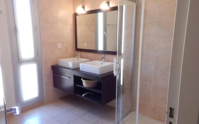 Appartement Bormes-les-Mimosas, 3 pièces, 8 personnes - FR-1-610-11