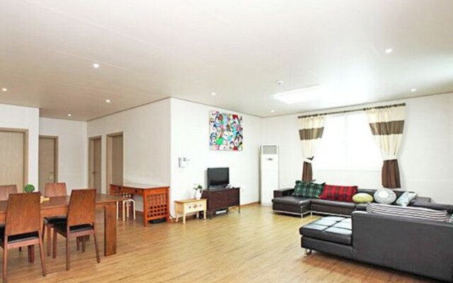 Paju Mountain Breeze Pension