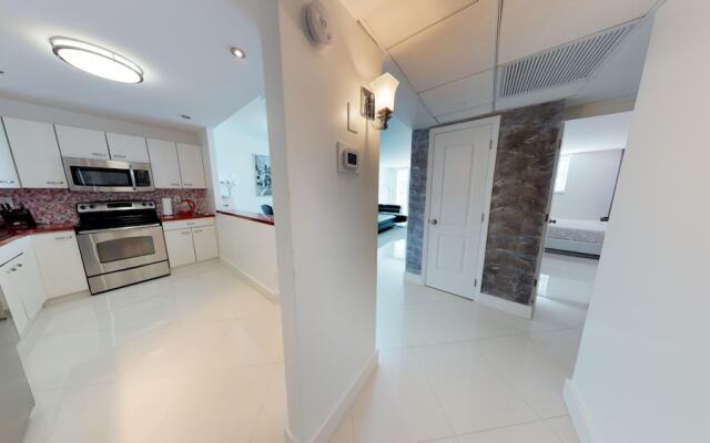 19370 Collins Ave # 1017