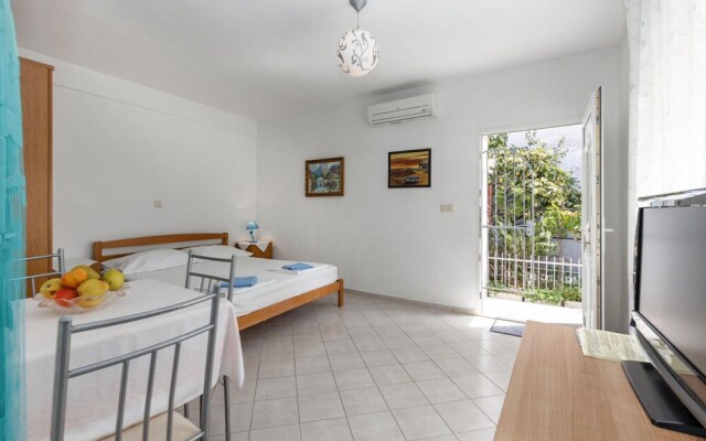 Amazing Apartment in Crikvenica With Wifi