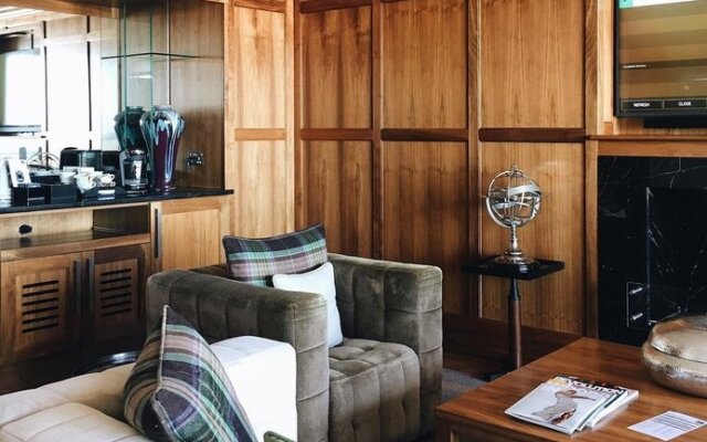 Chelsea Harbour Retreat