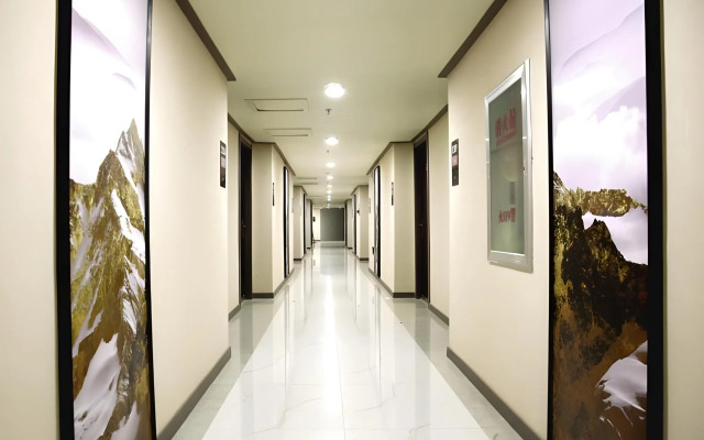 Shell Hotel Inner Mongolia Tongliao Nationalities University