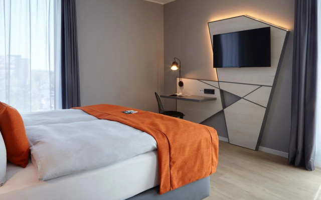 Holiday Inn - the niu, Hub Dusseldorf Messe by IHG