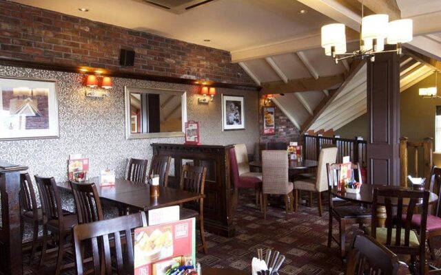 Premier Inn Milton Keynes Sw[furzton Lake]