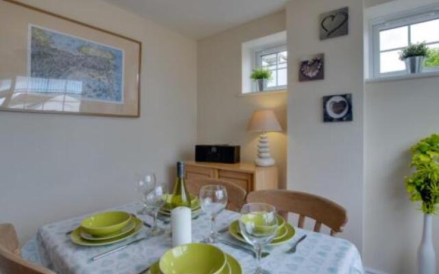 Apartment Headlong