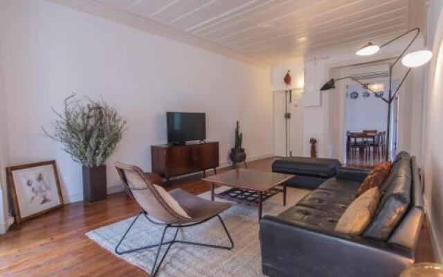 Lovelystay - Chiado 2 Bedroom Charm!
