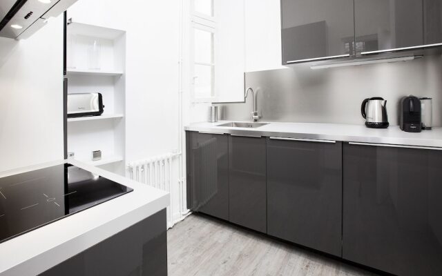 Luxury 2BDR Le Marais I by Livinparis