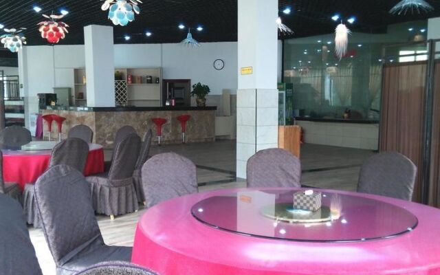 Danxia Valley Inn