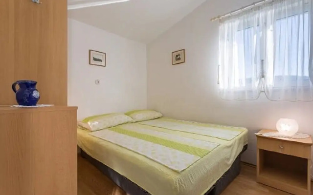 Petra - 50 m From Pebble Beach - A1-gornji