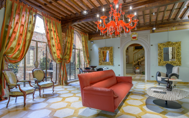 N.15 Santori Luxury Home