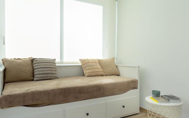 V008 - ESTRELLA DE RELJA - Roses