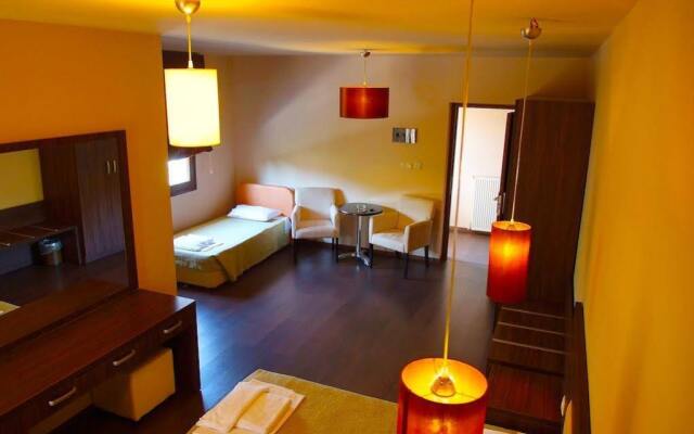 Plotini Hotel