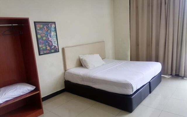 OYO 90392 Pulai City Hotel