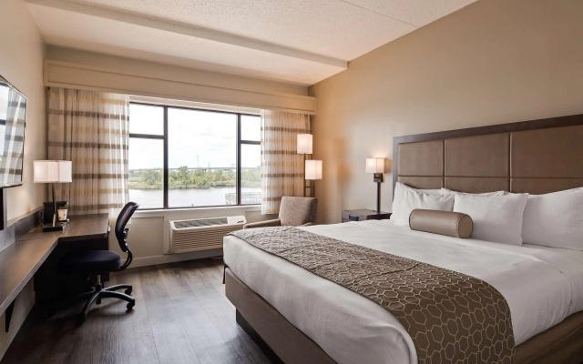Best Western Plus Coastline Inn