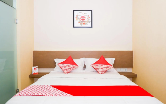 OYO 379 Grand Mundu