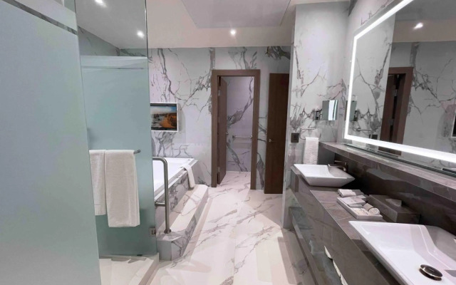 Safi Royal Luxury Metropolitan