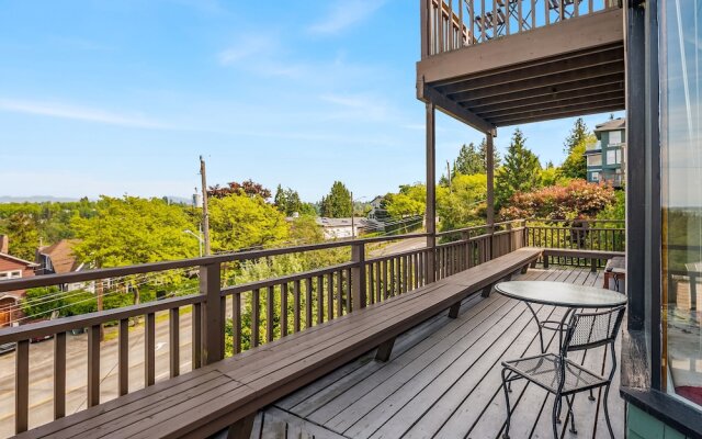 Seattle Vacation Home: The Tuscan Villa