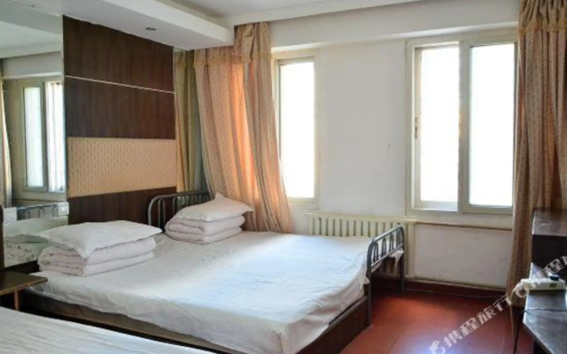 Yuncai Hotel (Beijing Xizhimen Subway Station People's Hospital)