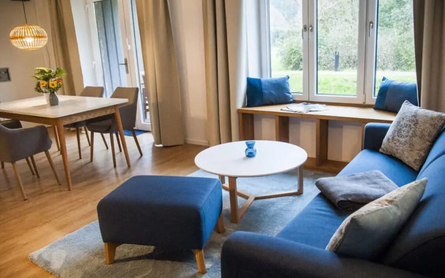 Small House Lake Modern Retreat