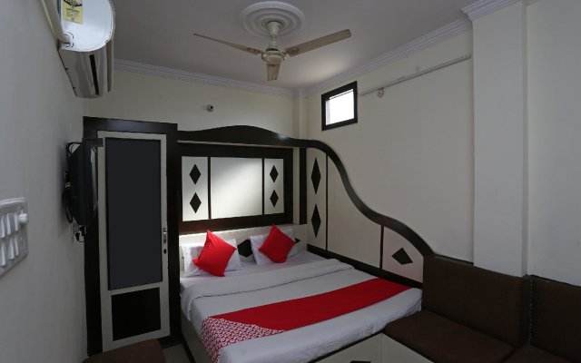 OYO 35747 Hotel Anand