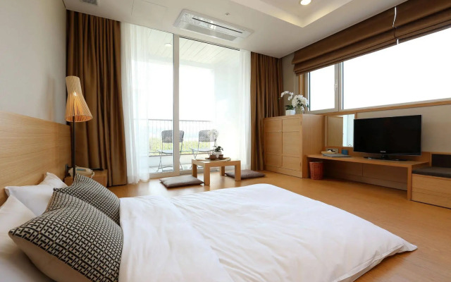 The Suites Hotel Naksan