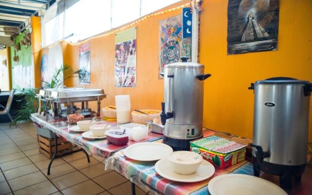 Hostal Amigo Suites