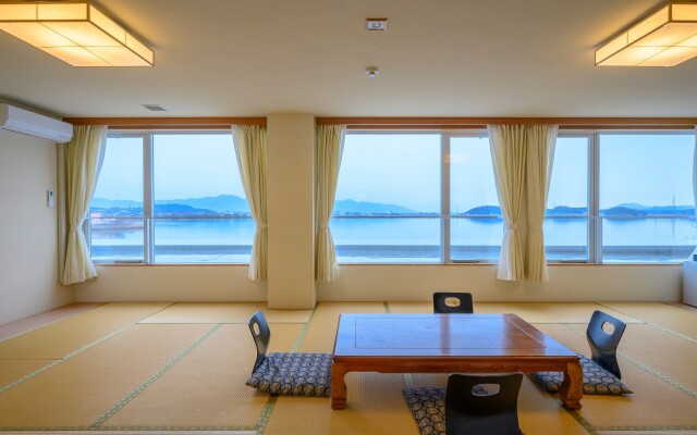 Lakeside Hot Spring Hotel Kunibiki