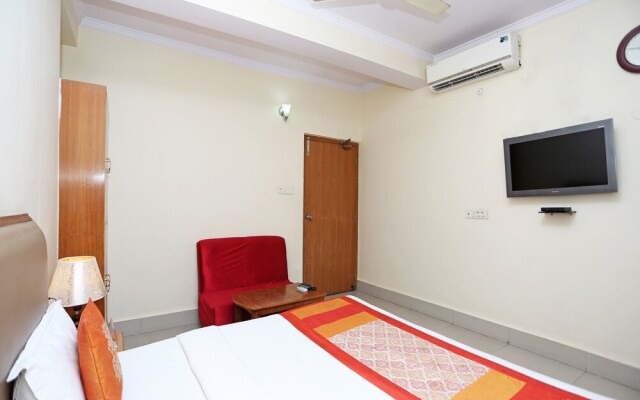 OYO 10788 Hotel Harisons Continental