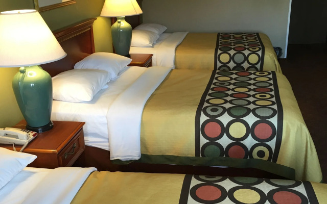 Quality Inn & Suites Howe - Sturgis