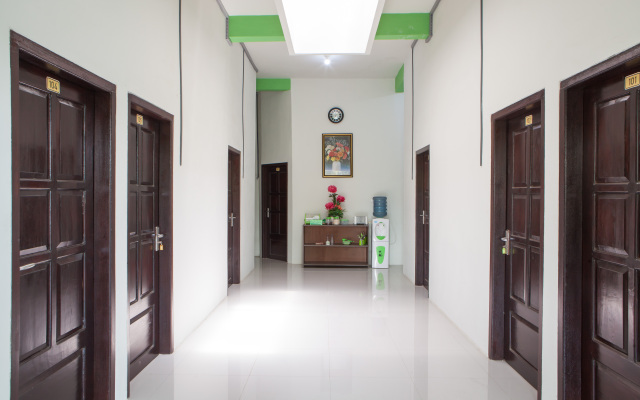 RedDoorz near Banyuwangi Baru Station