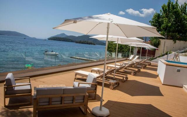 Lefkada Blue Luxury Apartments B1, Perigiali deck level