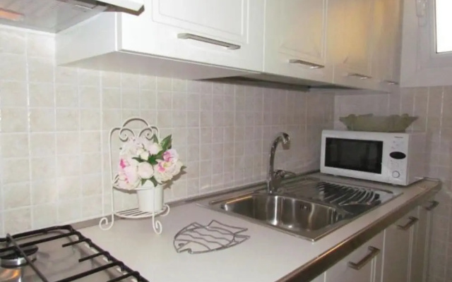 "homely Apartment With Private Garden by Beahostrentals"