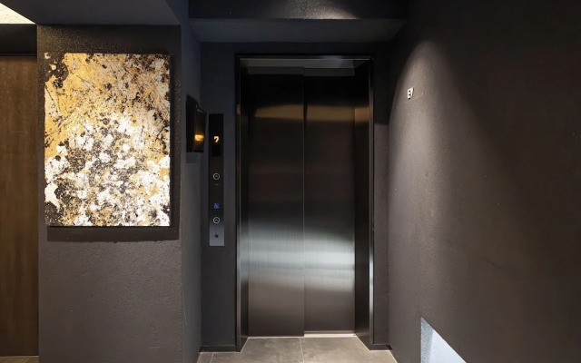 CREST TENMA - Self Check-In Only