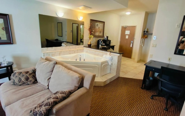 Coast Weyburn Hotel