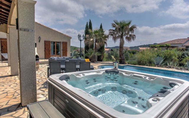Lively Villa in Félines-minervois With Pool